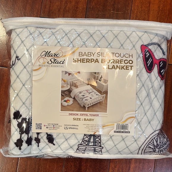 New in the Package Baby Blanket - Picture 1 of 3